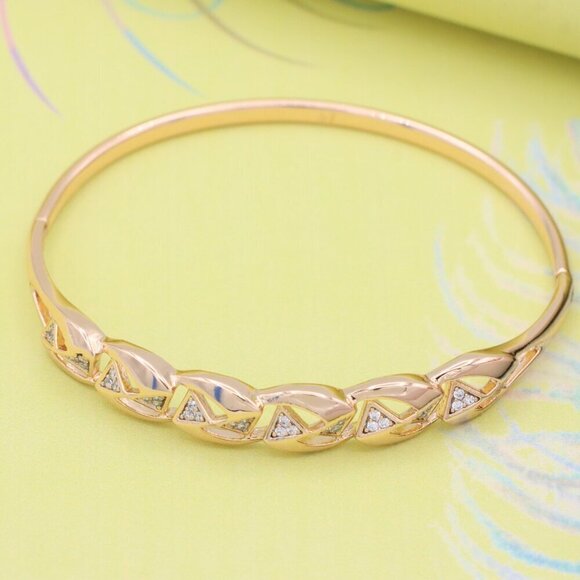 Elegant Rose Gold Bangle with Geometric Triangle Detailing, XPBL0519 - Picture 2 of 12